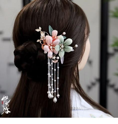 Asian Hair Accessories, Hair Acessories, Traditional Hairstyle, Headpiece Jewelry, Chinese Hairstyle, Anime Hair, Hair Reference, Asian Hair, Diy Hair Accessories