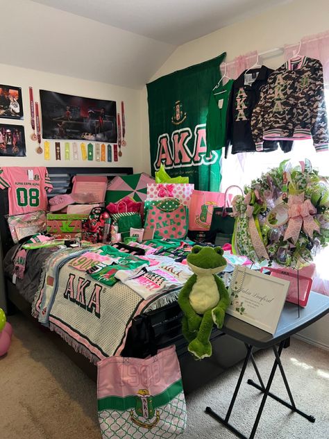 Aka Bed Decoration, Aka And Delta Friends, Aka Decorated Room, Aka Probate Gifts Room, Alpha Kappa Alpha Aesthetic, Aka Sorority Aesthetic, Aka Crossing Gifts, Aka Room Decorations, Aka Coming Out Pictures