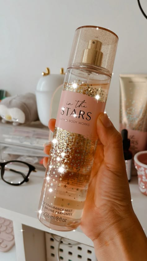 In The Stars Perfume, Bathandbodyworks Perfume, 2023 Self Care, Body Scents, Hygiene Self Care, Baddie Room, Shower Care, Aesthetic Everything, Perfume Aesthetic