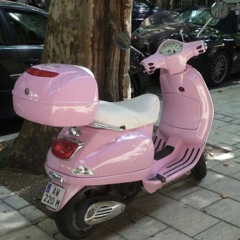 Barbie Fashion Fairytale, Pink Vespa, Pink Scooter, Vintage Moped, Fashion Fairytale, Pink Cars, Motos Vintage, Fairytale Aesthetic, Pink Life