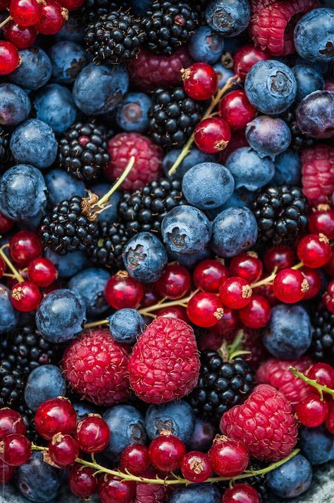 Mixed Berries Aesthetic, Berries Aesthetic, Fruit Accessories, Aesthetic Fruits, Berries Wallpaper, Mixed Berries, Agriculture, Grapes, Fruit