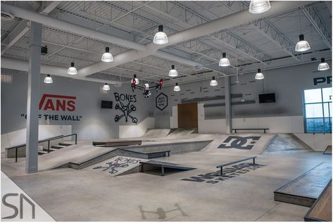 Aggressive Skating, Interior Skatepark, Indoor Skatepark, Backyard Skatepark, Indoor Park, Skatepark Design, Skateboard Boy, Fantasy Factory, Skateboard Park