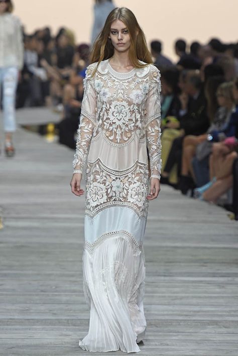 Roberto Cavalli RTW Spring 2015 Spring 2015 Fashion, Couture Runway, Boho Lace, Fashion Images, Roberto Cavalli, Italian Fashion, Crochet Dress, Stylish Dresses, Runway Fashion