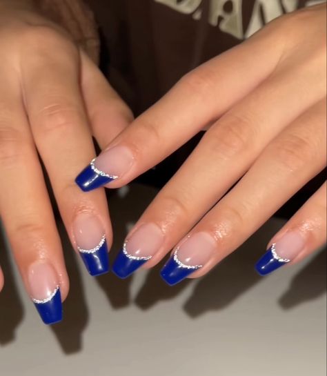 Navy Nails For Prom, Dark Blue Nails Tips, Midnight Blue Hoco Nails, Hoco Nails Acrylic Navy Blue, Hoco Nails Royal Blue Dress, Navy Formal Nails, Nails With Royal Blue Dress, White And Blue Prom Nails, Royal Blue Nails For Prom Short