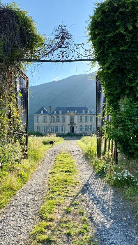 Snape House, Chateau De Gudanes, Chateau France, Country Estate, Medieval Castle, Manor House, Magical Places, Old Art, Countries Of The World