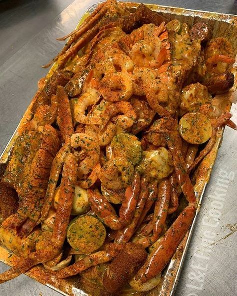 #follow #foodie #food #yummy #seafood #blogging #blogger #blog #dinner #lunch Boil Recipes, Lobster Boil, Yummy Seafood, Soul Food Dinner, Cooking Seafood, Food Babe, Seafood Boil, Food Therapy, Yummy Comfort Food