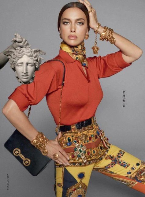 Versace Photoshoot, Versace Family, Versace 2019, Irina Shayk Photos, Versace 90s, Mert And Marcus, 90s Versace, Versace Fashion, Donatella Versace