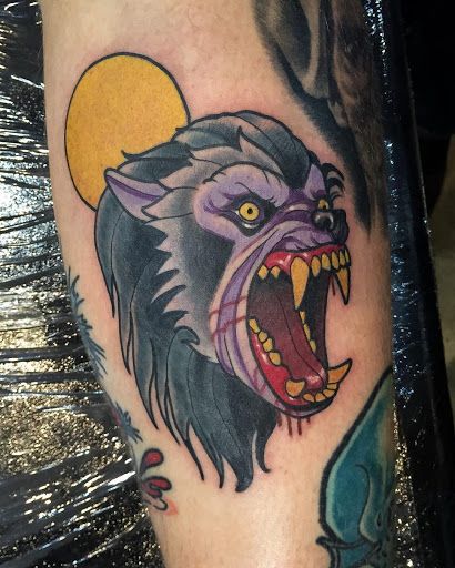 Wolfman Tattoo, Werewolf Tattoo, Tattoo Sleeve Filler, Horror Movie Tattoos, Indian Skull, Movie Tattoos, Tattoo Traditional, Traditional Tattoo Design, Horror Tattoo