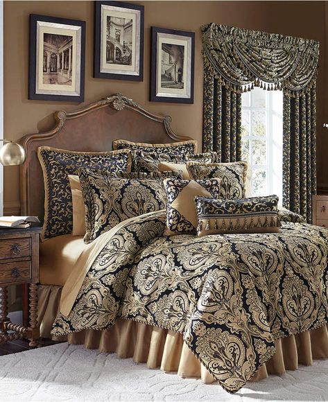 California King Bedding Sets, Gold Comforter Set, Croscill Bedding, Amazon Bedroom, Gold Comforter, Black Ground, Lions Football, Gold Tie, Bedroom Furnishings