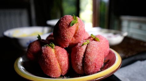 Sponge cake peaches | Italian recipes | SBS Food Empire Cookie, Carb Cycling Diet, Italian Cakes, Sponge Cakes, Sbs Food, Cake Pastry, Italian Cake, Lemon Rind, Pastry Flour