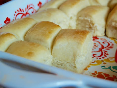 Honey Yeast Rolls, Chick Fil A Recipe, Corn Free Recipes, Homemade Yeast Rolls, Yeast Rolls Recipe, Chicken Minis, Honey Bread, Appetizer Sandwiches, Homemade Rolls