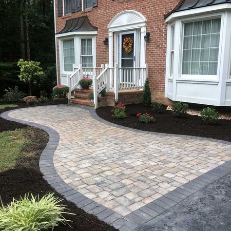 29 Gorgeous Paver Patio Ideas: Images to Spark New Designs for Your Back Patio Paver Patio Ideas, Paver Patios, Diy Patio Pavers, Outdoor Pavers, Paving Ideas, Pavers Backyard, Paver Designs, Patio Pavers Design, Paver Stones