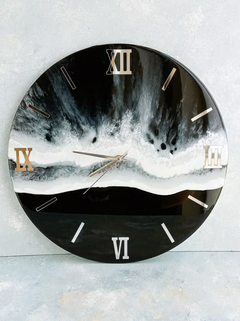 Square Resin Art, Black Resin Clock Ideas, Black Resin Clock, Resin Art Clock, Wall Clock Diy, Wall Decor Clocks, Epoxy Wall Clock, Modern Wall Clock Design, Epoxy Clock