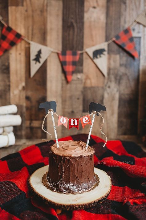 Lumberjack Cake Smash, Lumberjack Theme, Lumberjack Cake, Lumberjack Birthday Party, Cake Smash Theme, Lumberjack Birthday, Boys 1st Birthday Party Ideas, Baby Boy 1st Birthday Party, Log Cake