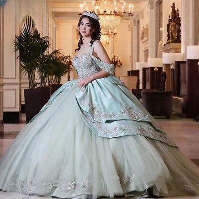 ad eBay - Elegant Green Quinceanera Dresses Party Ball Gown Sweetheart Neck Bridal gowns - Buy Now, click the link (eBay) Fantasy Ball Dress, Fantasy Gowns Queens, Princess Ball Gowns Royals, Royal Dresses Fantasy, Unique Ball Gowns, Fantasy Ball Gowns, 1700s Aesthetic, Cotton Dress Indian, Green Quinceanera Dresses