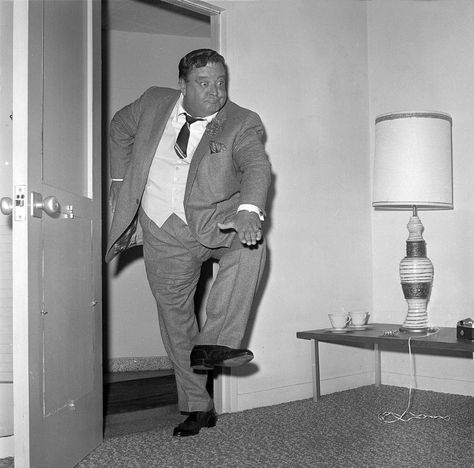 Jackie Gleason, Big Boyz, Pose Portrait, Library Science, Trivia Quizzes, Foreign Film, Birthday Meme, Tv Characters, Movie Theater