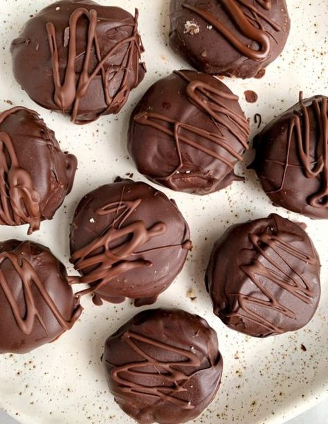 Healthy Candy Recipes, Graham Cracker Recipes, Healthy Candy, Candy Ideas, Peppermint Patty, Peanut Butter Pumpkin, Candy Recipes Homemade, Cracker Recipes, Peppermint Patties