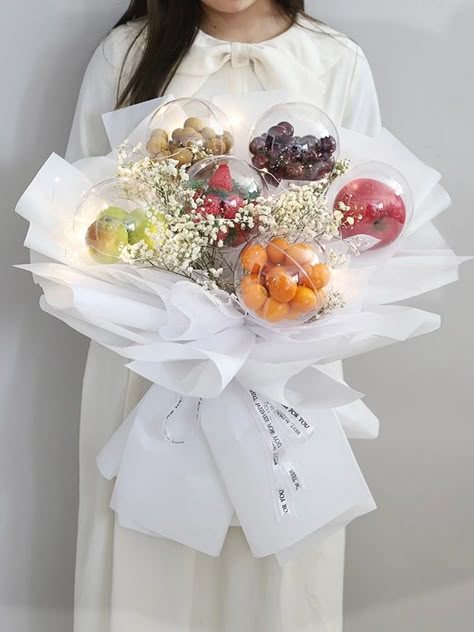 Bucket Buah, Erika Flower, Fruits Bouquet, Gift Wrapping Business, Wine Bottle Flowers, Fruit Bouquet Ideas, Fruit Hampers, Chocolate Flowers Bouquet, Fruit Bouquet