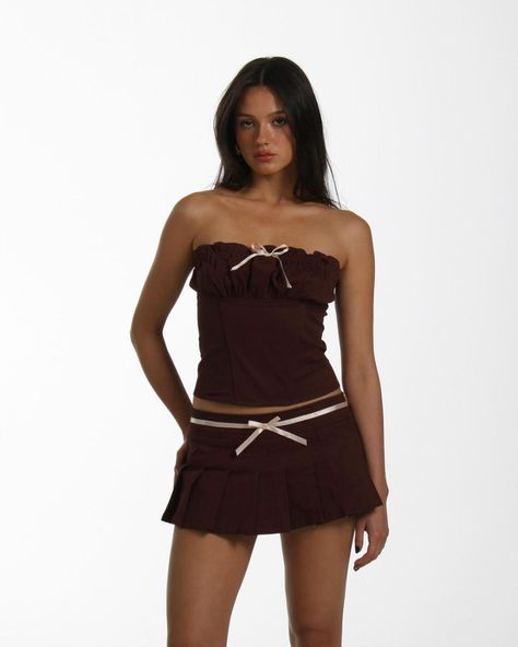 All Posts • Instagram Brown Mini Skirt Outfit, Mini Skirt Outfit Aesthetic, Matching Skirt And Top Set, Brown Skirt Outfit, Pink Academia, Tube Top And Skirt, Brown Mini Skirt, Matching Sets Outfit, International Clothing