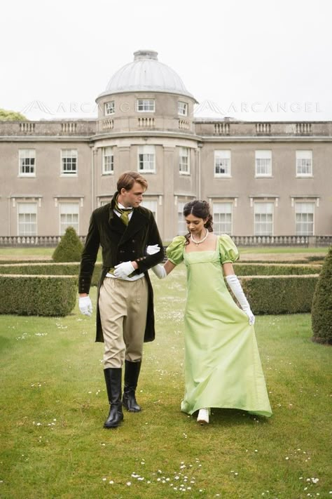 Regency Clothing Men, Bridgerton Dresses Men, 19th Century Romance, Regency Era Aesthetic Couple, Regency Era Couple, Period Romance Aesthetic, Bridgerton Inspired Photoshoot, Victorian Couple Aesthetic, Regency Romance Aesthetic