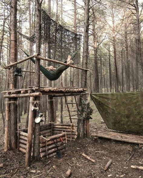 Bushcraft Shelter, Camping Shelters, Bushcraft Skills, Nature Projects, Survival Life Hacks, Bushcraft Camping, Survival Shelter, Survival Life, Wilderness Survival