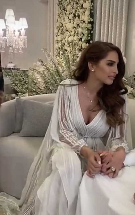 Fouz Alfahad, Chic Prom Dresses, Wedding Portrait Poses, Luxury Lifestyle Fashion, Elegant Outfit Classy, Button Up Shirt Womens, Classy Couple, Engagement Dress, Rich Girl Aesthetic