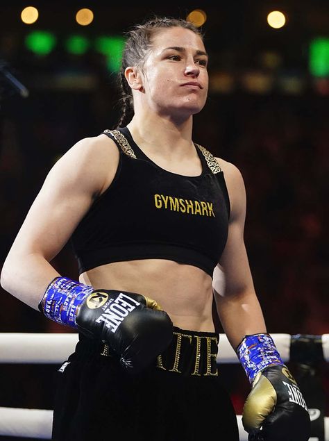 LONDON—Katie Taylor had Olympic dreams long before she became one of the faces of women’s professional boxing. Katie Taylor Boxer, Claressa Shields, Female Boxing, Katie Taylor, Boxing Images, Strong Men, Ufc Boxing, Ufc Women, Olympic Gold Medals