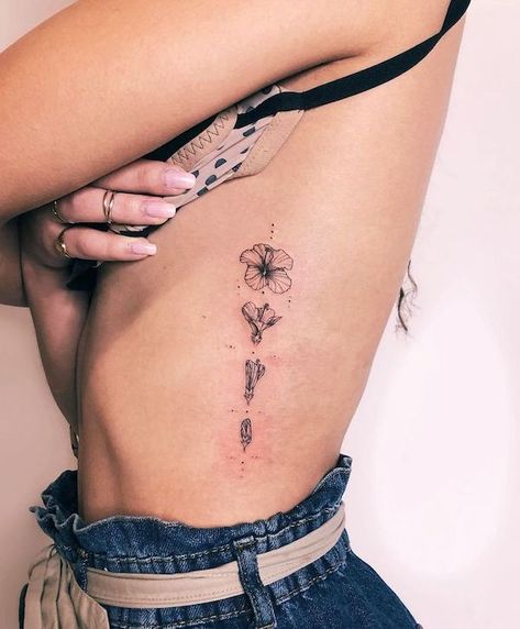 Flower Tattoo On Ribs, Small Rib Tattoos, Side Tattoos Women, Tattoos On Side Ribs, Cage Tattoos, Rib Tattoos For Women, Torso Tattoos, Ribcage Tattoo, Small Pretty Tattoos