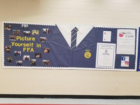 National FFA Week bulletin board. Ffa Door Decorations, Ffa Reporter Ideas, Agriculture Classroom Decor, Ffa Booth Ideas, Ffa Week Activities, Ag Teacher Bulletin Boards, Ffa Recruitment Ideas, Agriculture Teacher Classroom, Ag Classroom Decor