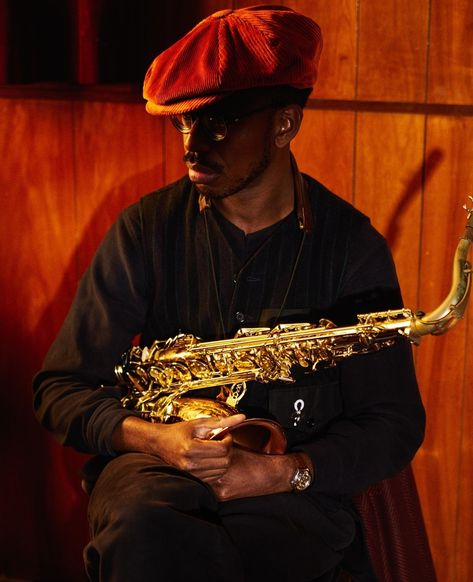 Jazz musician Shabaka Hutchings🎺. Shabaka Hutchings, Kung Fu Kenny, Crazy Hat, Illustration Story, Music Culture, Crazy Hats, All That Jazz, Jazz Musicians, Best Club