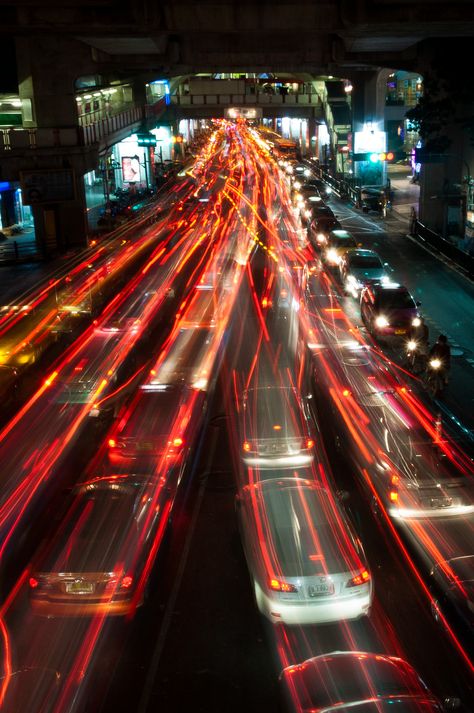 Long Exposure Shot of The Traffic in Bangkok Long Exposure Iphone, Long Exposure Photos, Mai Thai, Photography Assignments, Free Websites, Art Assignments, Long Exposure Photography, Study Photos, Sunday Evening