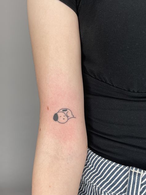 Baby snoopy sleeping tattoo Snoopy Tattoo Aesthetic, Sleepy Snoopy Tattoo, Snoopy Couple Tattoo, Sleeping Snoopy Tattoo, Cute Snoopy Tattoo, Matching Snoopy Tattoos, Droopy Tattoo, Baby Snoopy Tattoo, Small Snoopy Tattoo