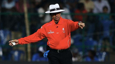 Pakistani Umpire Aleem Dar on Sunday surpassed Rudi Koertzen's record of most One-Day Internationals as an umpire in the second match between Pakistan and Zimbabwe at the Rawalpindi Cricket Stadium. Imam Mahdi Painting, Cricket Umpire, Cricket Stadium, Ipl 2020, Latest Cricket News, Cricket News, Zimbabwe, World Records, Sports News