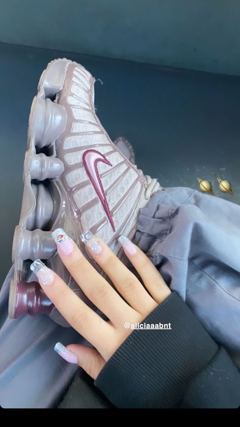 Shox Nike Outfit, Nike Shox Tl Outfit, Nike Shox Outfit, Nike Nails, Shox Nike, Nike Shox Tl, Nike Shox Shoes, Pretty Sneakers, Dr Shoes