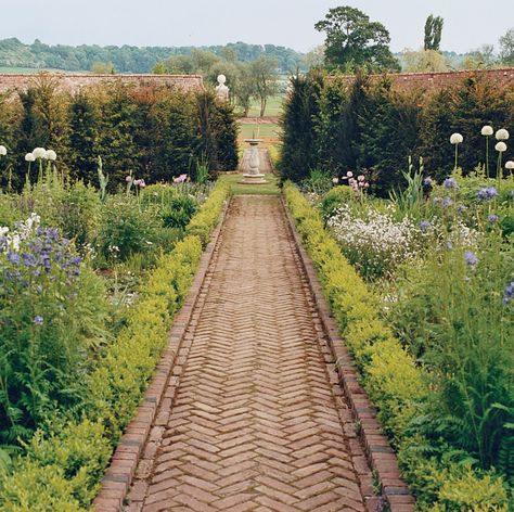 Brick Path, Brick Walkway, Brick Garden, Garden Walkway, Magic Garden, Have Inspiration, Garden Pathway, Garden Cottage, Country Gardening