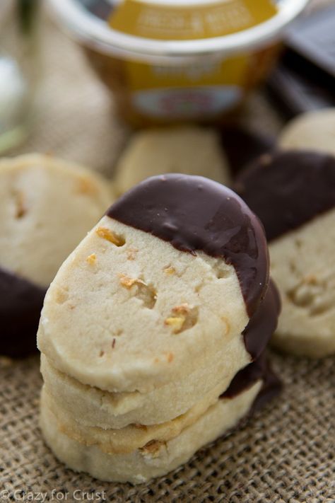 Chocolate Dipped Ginger Shortbread Cookies - buttery cookies filled with lightly dried ginger and dipped in chocolate. And their easy to make because their slice and bake! Cookie Add Ins, Ginger Shortbread Cookies, Cookies Slice And Bake, Football Dip, Ginger Shortbread, Slice And Bake Cookies, Ginger Recipe, Gluten Free Shortbread, Crazy For Crust