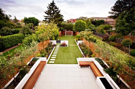 44 Backyard Landscaping Ideas to Inspire You Garden Ideas Long, Garden Design Ideas Uk, Garden Design Pictures, Garden Desig, Narrow Garden, Contemporary Garden Design, Garden Ideas Cheap, Front Garden Design, Garden Design Layout