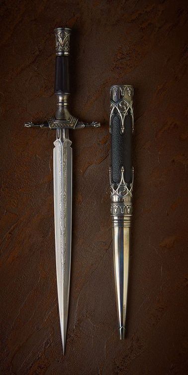 Fantasy Dagger, Knife Aesthetic, Pretty Knives, Dagger Knife, Cool Swords, Kill Bill, Cool Knives, Fantasy Aesthetic, Larp