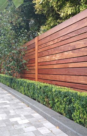 Wood Fence Design, Modern Fence Design, Privacy Fence Designs, Backyard Privacy, Fence Styles, Diy Fence, Front Yard Fence, Modern Garden Design, Fence Landscaping