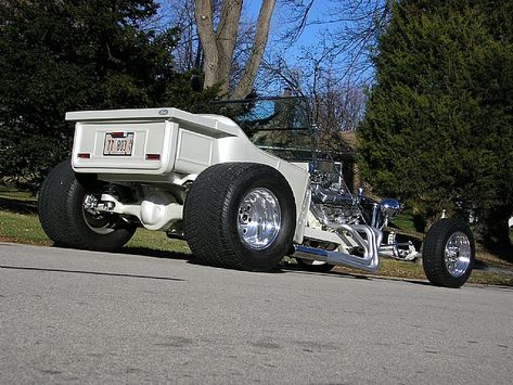 T Bucket For Sale, Pontiac 400, Rat Rod Cars, Hot Rod Pickup, Car Man Cave, Hot Rods Cars Muscle, Vintage Hot Rod, Old Ford Trucks, T Bucket