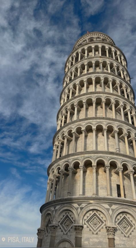 tower of pisa Pisa Tower Photo Ideas, Pisa Aesthetic, Italy Monuments, Aesthetic Summer Wallpaper, Pisa Tower, Italy Photos, Aesthetic Italy, Italy Architecture, Pisa Italy