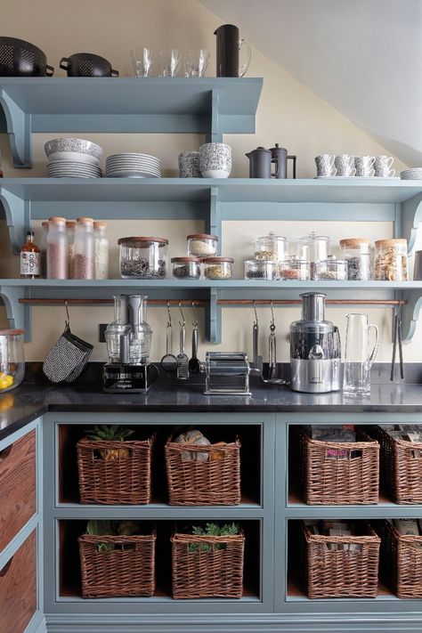 Walk In Pantry Ideas, Narrow Pantry, Kitchen Pantries, Tom Howley, Beautiful Pantry, Kitchen Cupboard Storage, Kitchen Company, Pantry Essentials, Kitchen Images