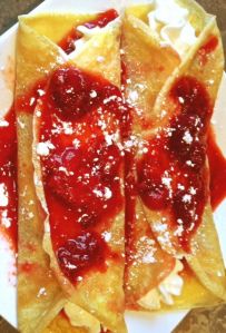 Strawberry Crepes Recipe, Sweet Crepes Recipe, Strawberry Crepes, Crepes Recipe, Breakfast Crepes, Crepes And Waffles, Sweet Crepes, Crepe Cakes, Mille Crepe