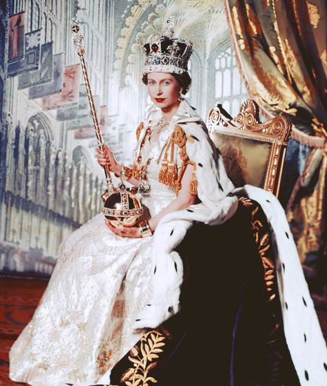 A Candid Queen Elizabeth Speaks About Her 3-Lb. Crown: If You Look Down, 'Your Neck Would Break' Queen Elizabeth Photos, Coronation Gown, Queen's Coronation, The Queen Of England, Imperial State Crown, Coronation Dress, Rainha Elizabeth Ii, Reine Elizabeth, Elisabeth Ii