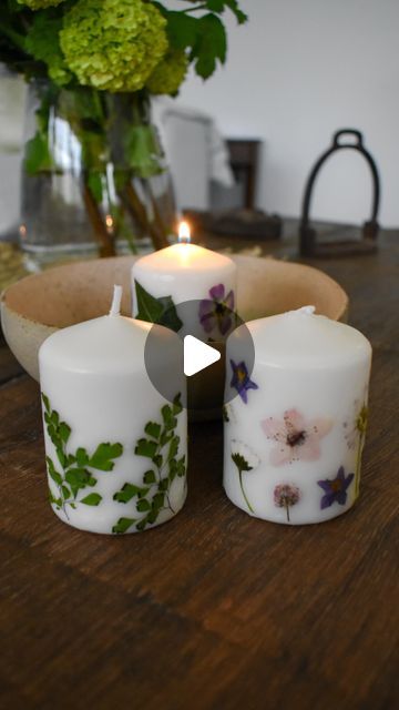 Homemade Flower Candles, Encanto Candle Craft, Candles With Wax Flowers, Wildflower Candle Diy, Como Decorar Velas Ideas, Easy Gifts, Paper Crafts, Gifts