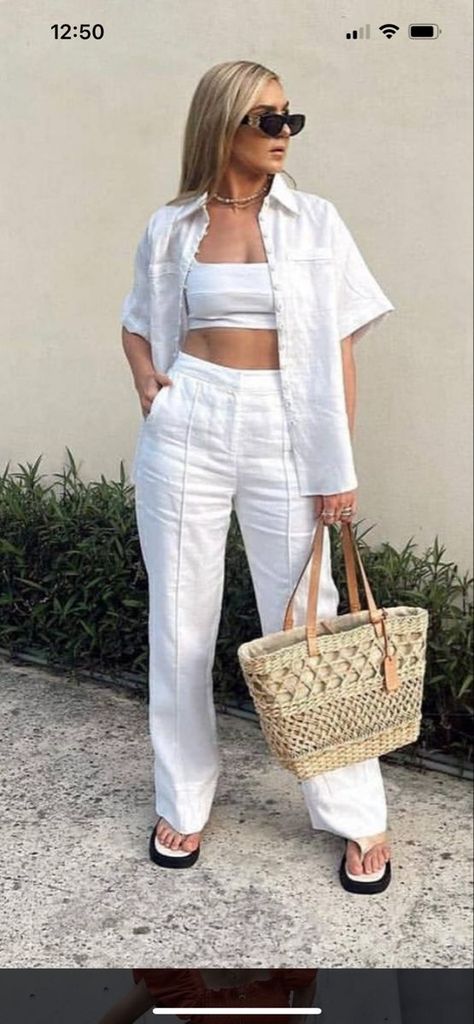 Beach Outfit For Women, Outfit Mujer, Minimal Outfit, Beauty Dress, White Outfits, Aruba, White Pants, White Fashion, Dress Codes