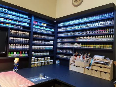 Hobby Room Design, Paint Station, Hobby Table, Hobby Cnc, Painting Station, Hobby Desk, Drawing Desk, Woodworking School, Paint Storage