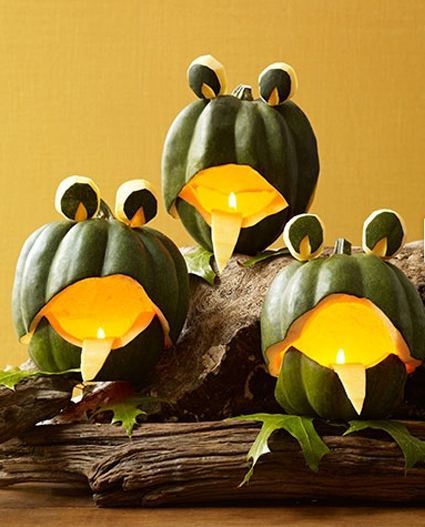 Acorn squash frogs. Cool Pumpkin Designs, Diy Pumpkin Carving, Funny Pumpkin Carvings, Pumpkin Carver, Creative Pumpkin Carving, Amazing Pumpkin Carving, Pumpkin Carving Ideas, Pumpkin Carving Patterns, Creative Pumpkins