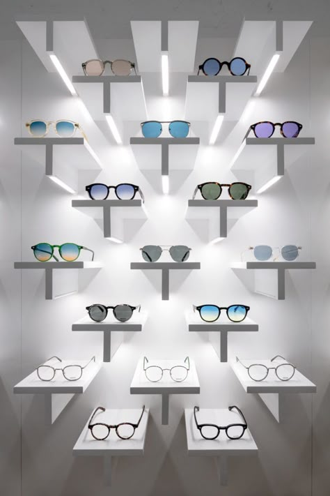 Eyewear Shop Design, Eyewear Store Design, Eyewear Display, Retail Store Interior Design, Budget Design, Retail Store Interior, Showroom Interior Design, Retail Shelving, Retail Store Design