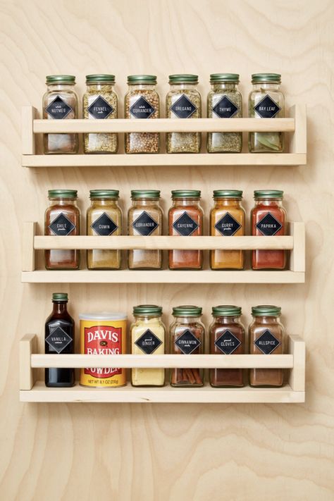 Kitchen Organization Ideas Spice Rack Spice Jar Organization, Jar Organization, Best Kitchen Organization, Clearing Out Clutter, Diy Pantry Organization, Kitchen Organization Ideas, Small Kitchen Storage, Diy Pantry, Kitchen Hacks Organization